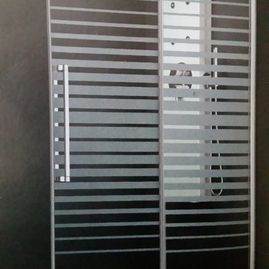 Carpintería de Aluminio Regino Lozano Alarcón puerta de vidrio para ducha 
